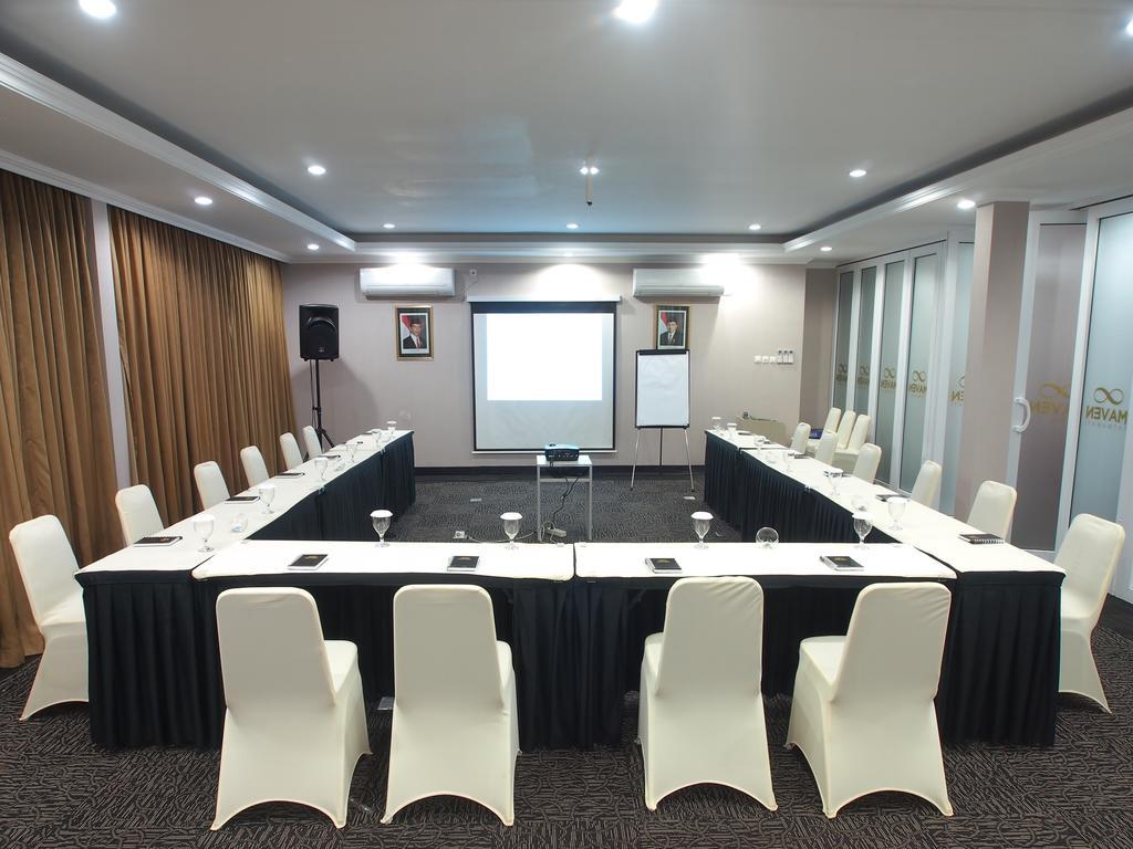 Maven Fatmawati Hotel Jakarta Exterior foto