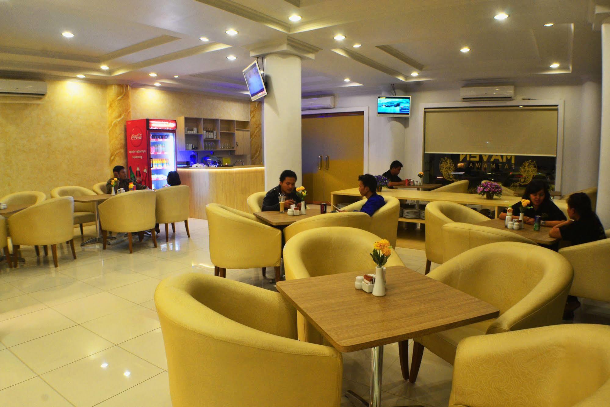 Maven Fatmawati Hotel Jakarta Exterior foto
